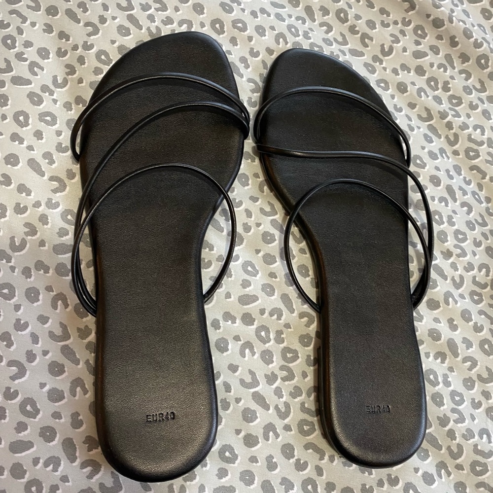 Black sandals